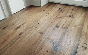 Eiche rustikal leicht angeräuchert handgehobelt gebürstet geölt - F4E Landhausdiele Eiche rustikal leicht angeräuchert handgehobelt gebürstet geölt - F4E Landhausdiele